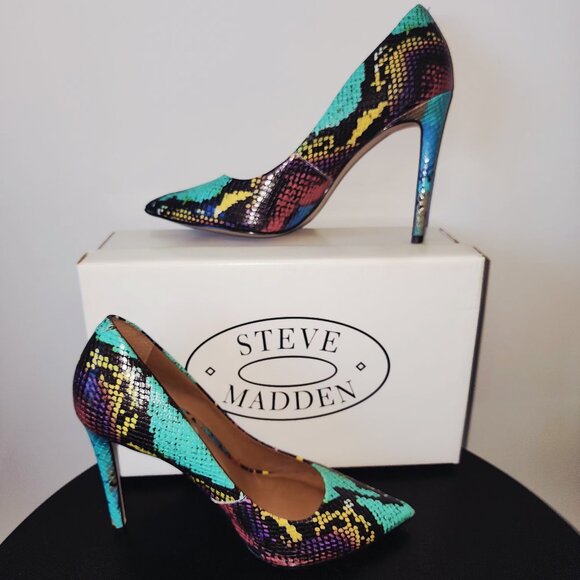 Size 9 Women Steve Madden Proto Multi Snake Pointed Pumps - Picture 1 of 7